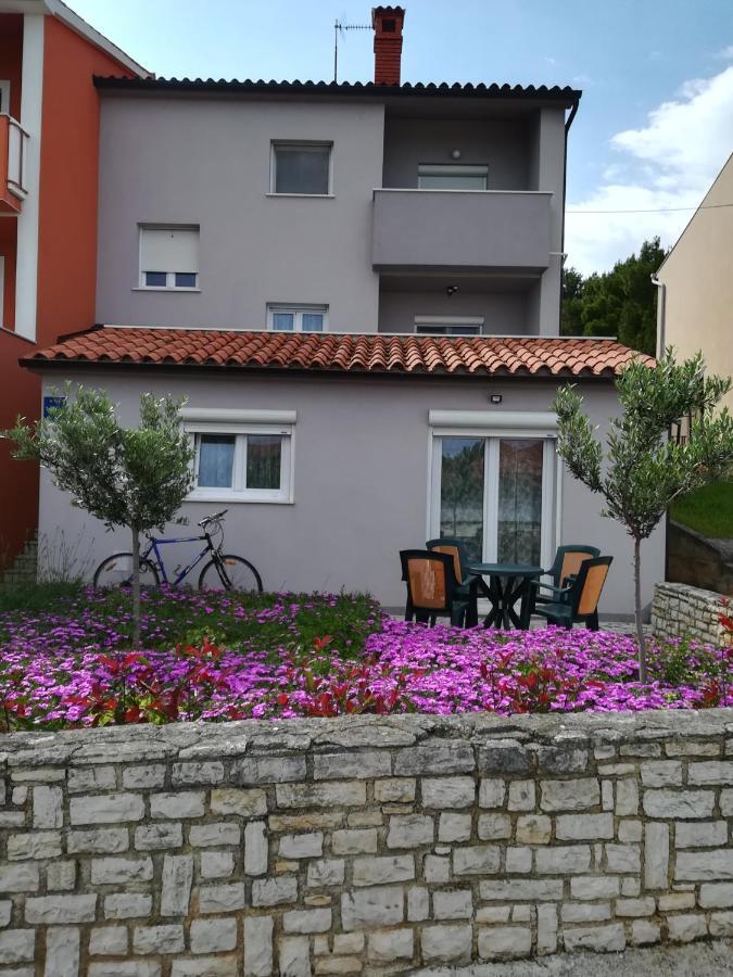 Apartment Lavanda Premantura Exterior photo
